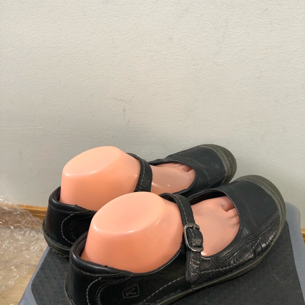 Keen Women’s Black Leather Mary Jane Ballet Style Shoes Sz 10 - Picture 6 of 16